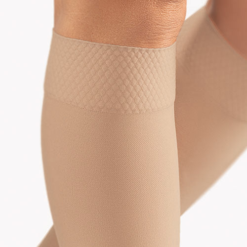 Medias de Compresión AktiVen Vital a la rodilla con punta cerrada