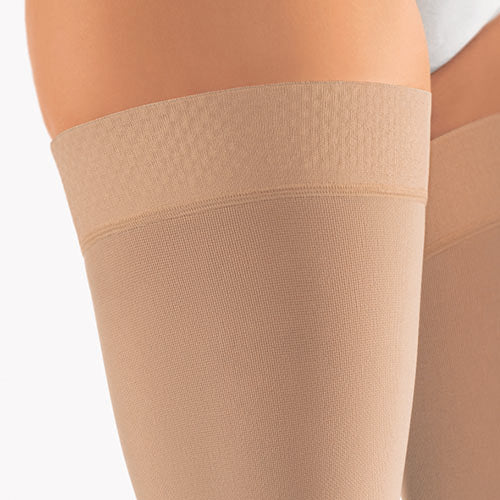 Medias de Compresión AktiVen Vital  al muslo con punta abierta